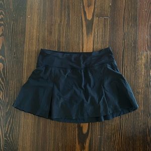 Lululemon mid rise tennis skirt